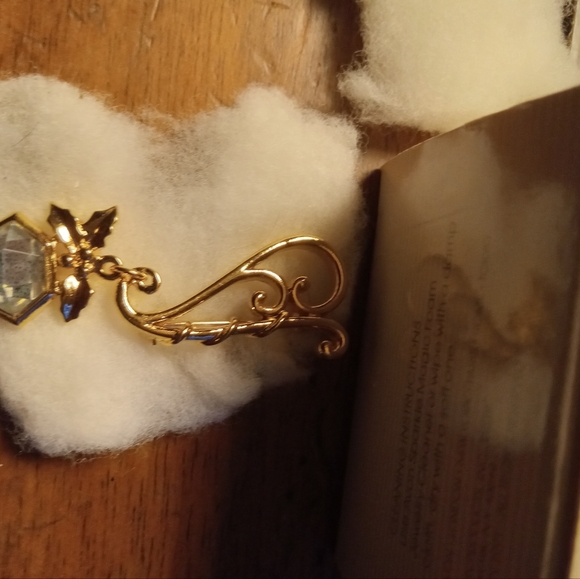 Vintage Lantern Light diamond gold tone Brooch.nib dated 1991 named winter glow - Picture 7 of 12